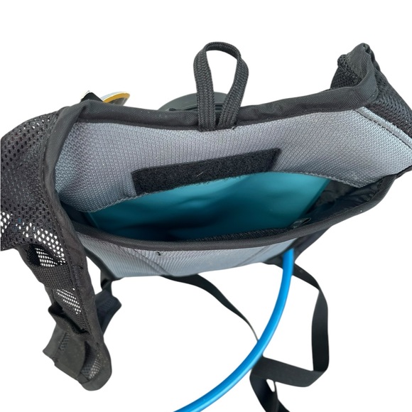 CamelBak Red and Gray Hydration Pack NWT - Picture 3 of 3